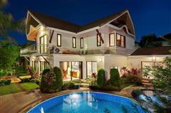 House with swimming pool